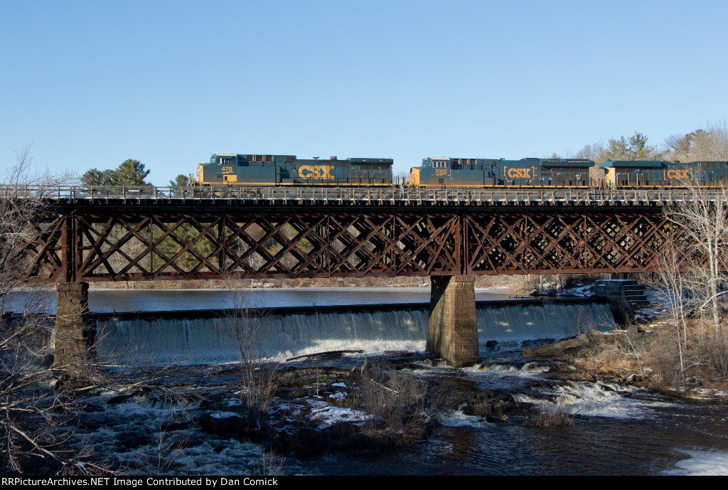 CSXT 470 Leads M427 over the Salmon Falls River